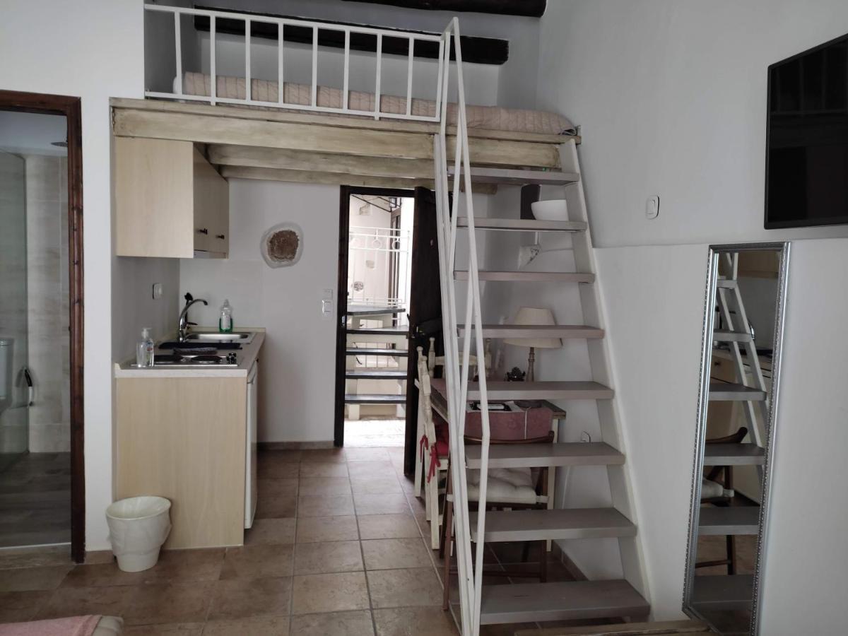 Loggia Traditional Apartment *