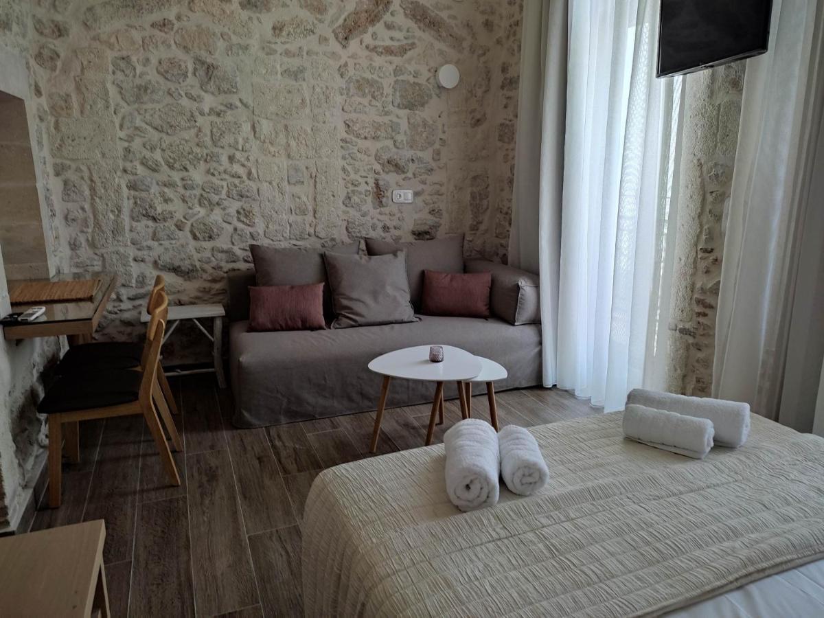Loggia Traditional Apartment