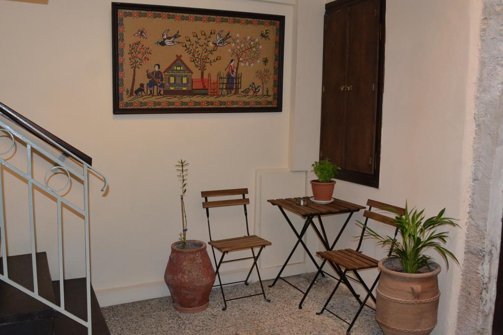 Loggia Traditional Apartment *